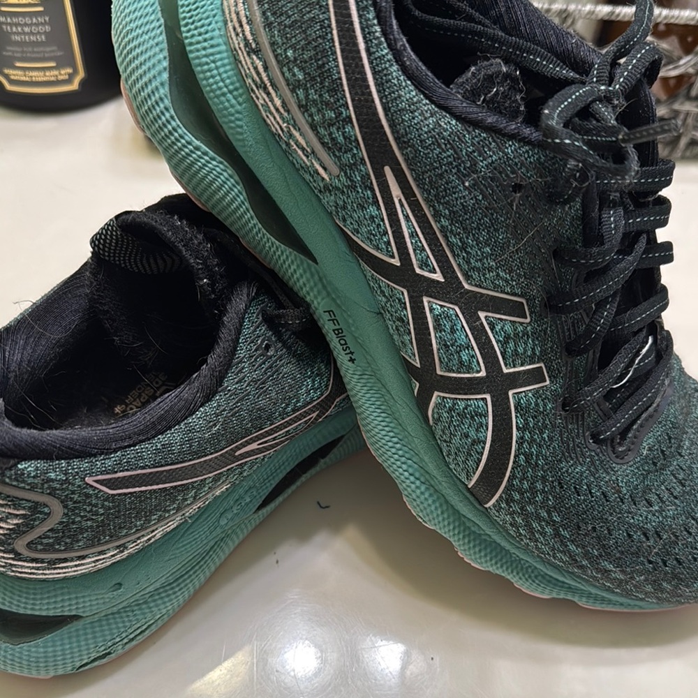 ASICS Womens Gel-Nimbus 24 Athletic Sneakers